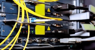 Заказать монтаж сетей в Армавире. Обслуживание ПК, ремонт от 308 руб